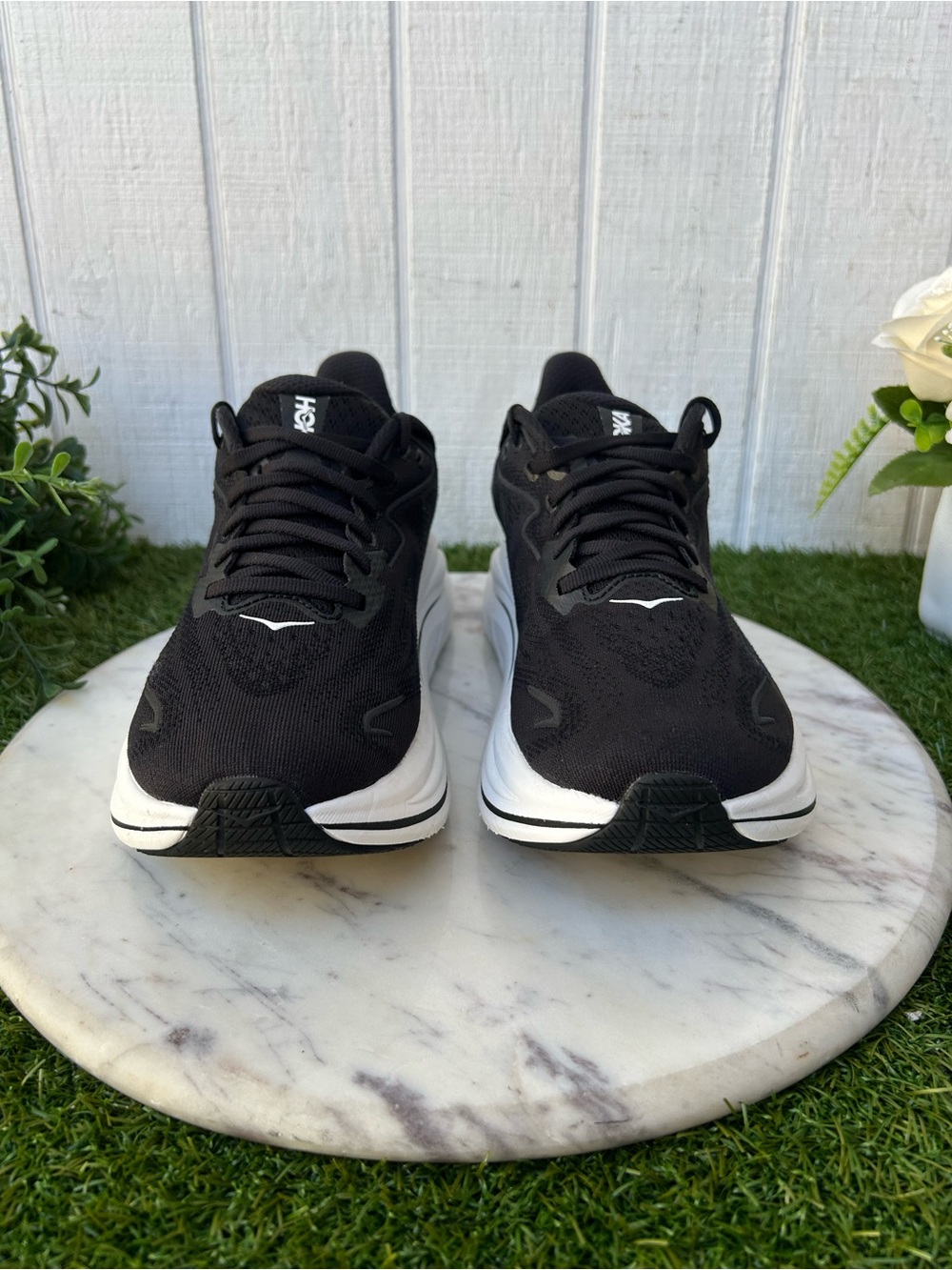 HOKA
Clifton 10 Road-Running black/white shoes Women size 8 gently used - Picture 5 of 15